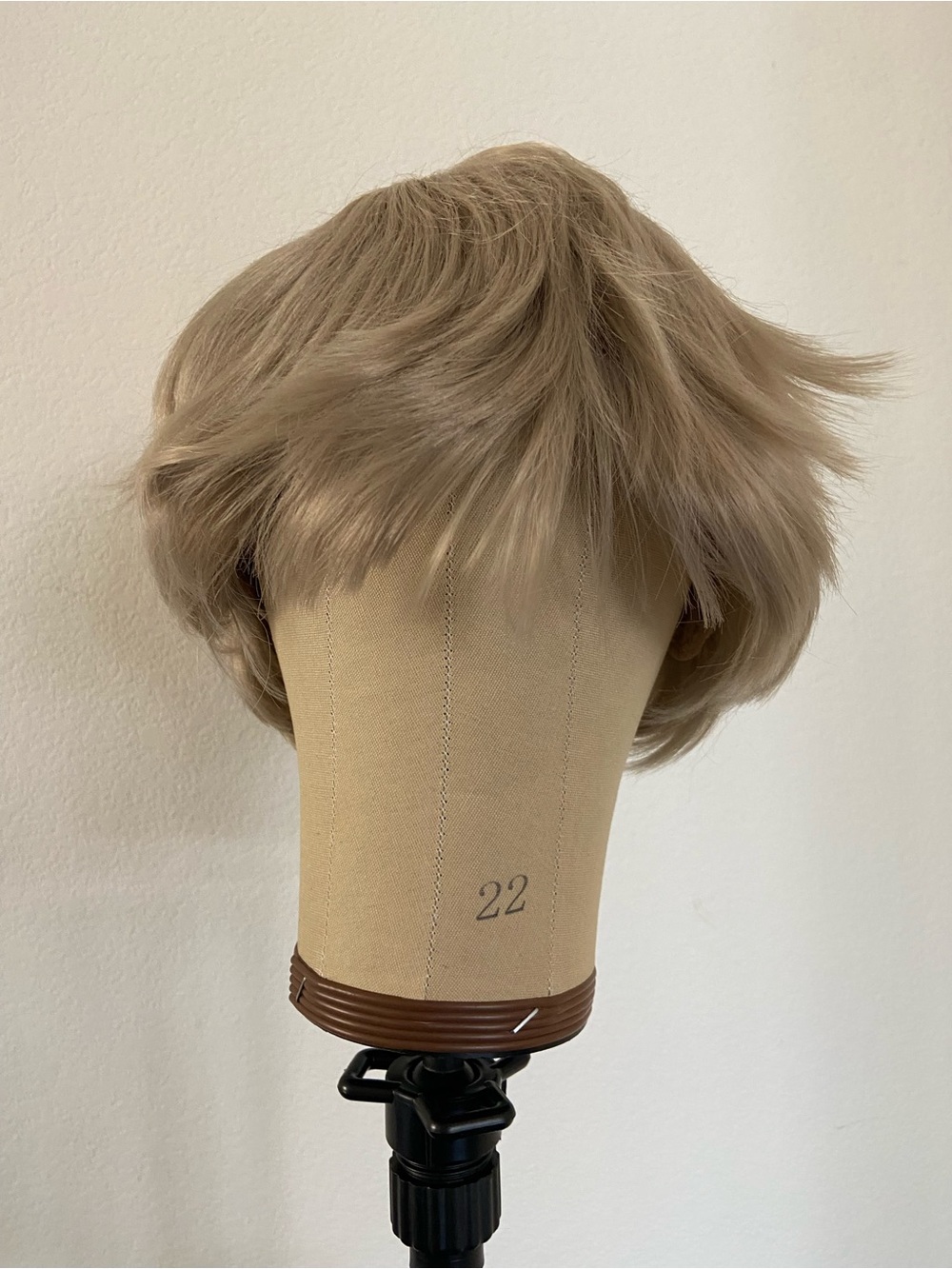 Sandy Blonde Short Synthetic Wig